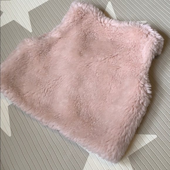 ✨2/$12✨H&M Faux Fur Vest Size 1.5/2 Yrs - Picture 4 of 5